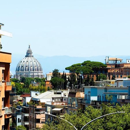 Near Vatican, Irnerio 47 Guest House Рим Екстер'єр фото
