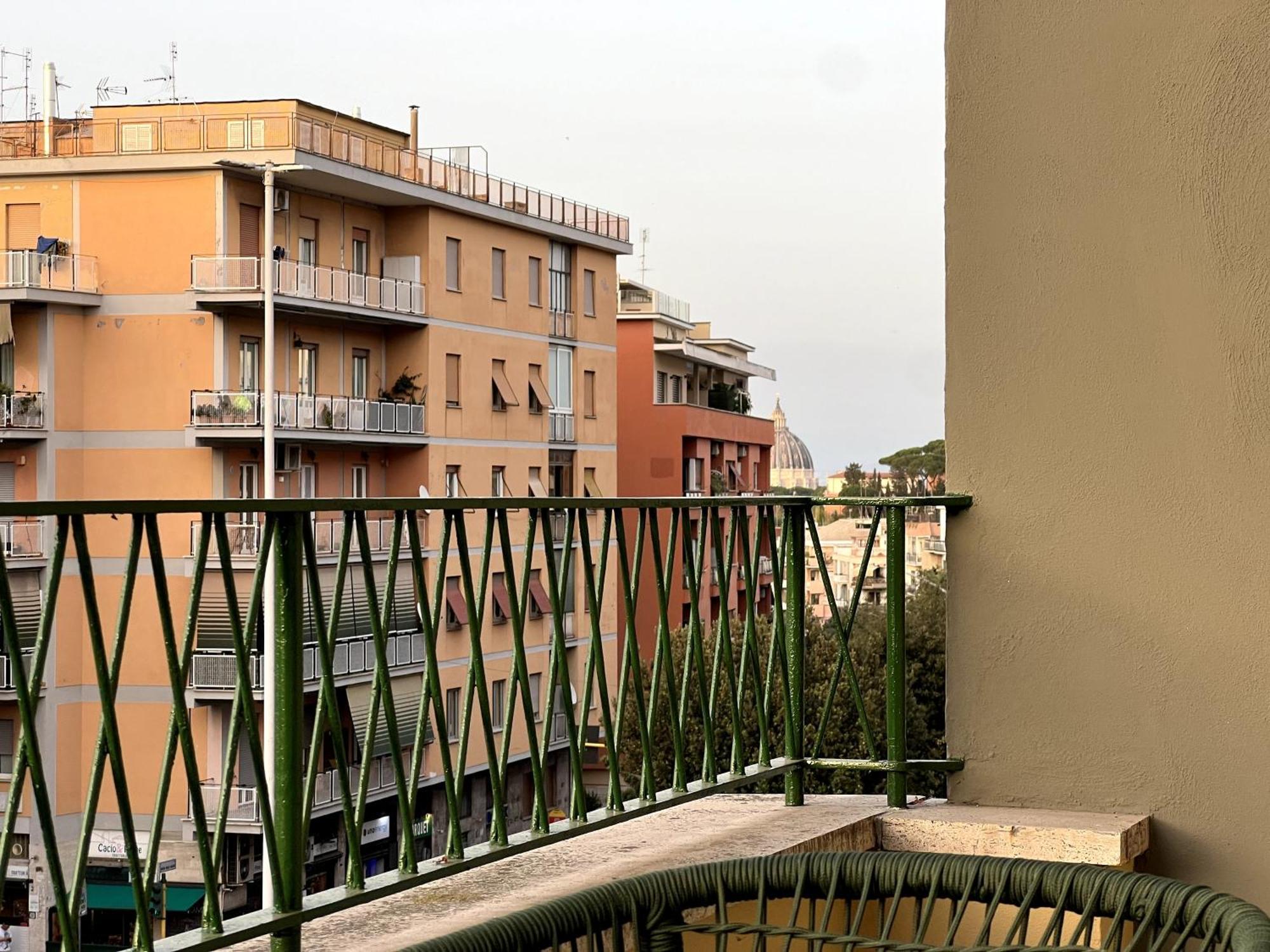 Near Vatican, Irnerio 47 Guest House Рим Екстер'єр фото