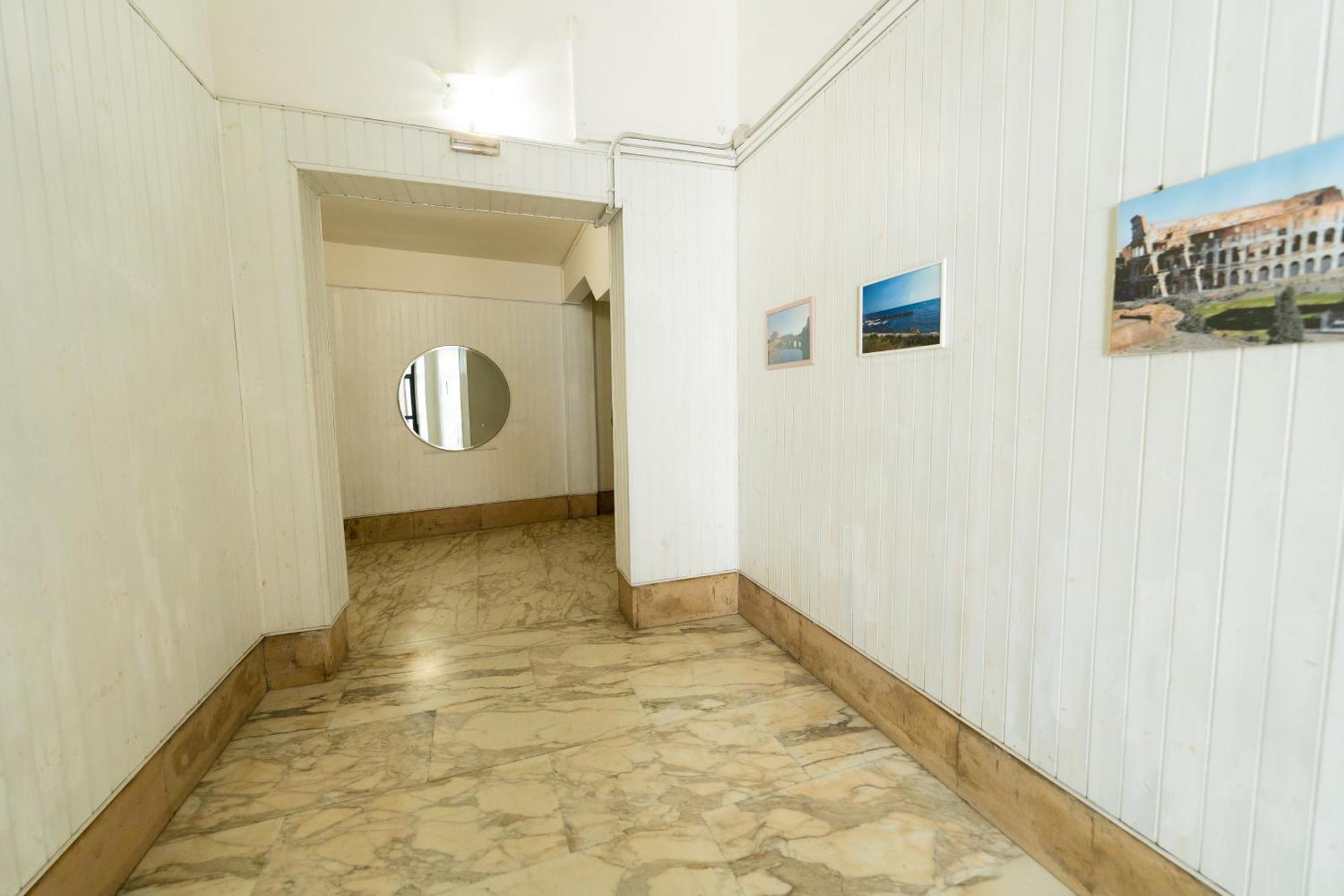 Near Vatican, Irnerio 47 Guest House Рим Екстер'єр фото