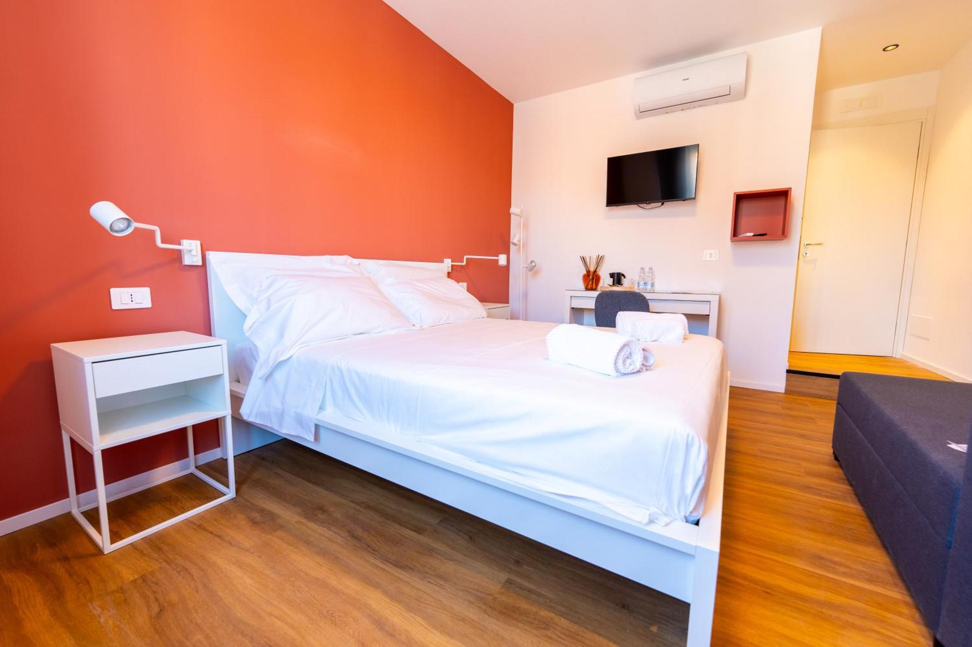 Near Vatican, Irnerio 47 Guest House Рим Екстер'єр фото