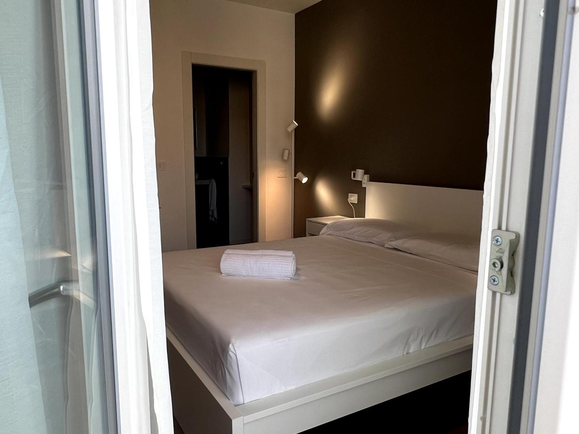 Near Vatican, Irnerio 47 Guest House Рим Номер фото